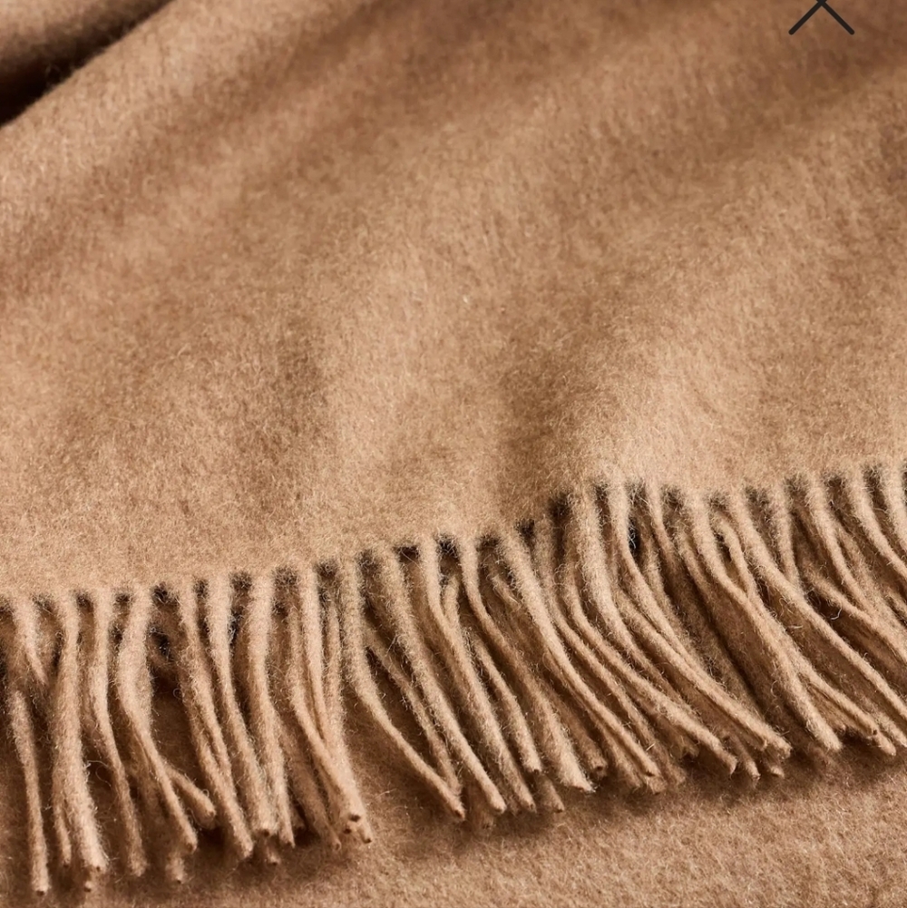 Cashmere Tan Fringe Throw. Excelant Conditon And Quality. 36 X 55